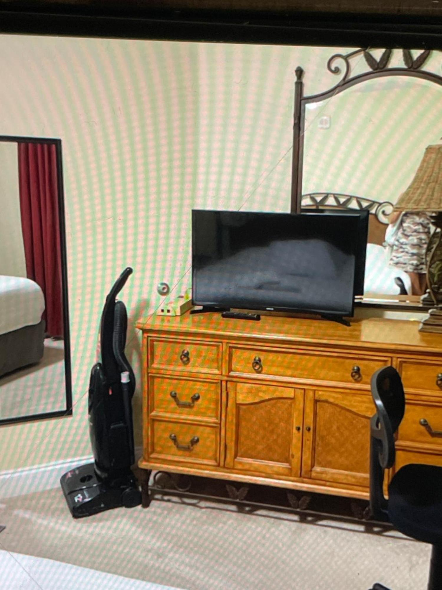 Disney Just 1 And A Quarter Mile Away, Blue Heron 1 Room 2 Bath,Amenities,6 Guests, Walk To Restaurants, No Fees At Check In Орландо Екстериор снимка